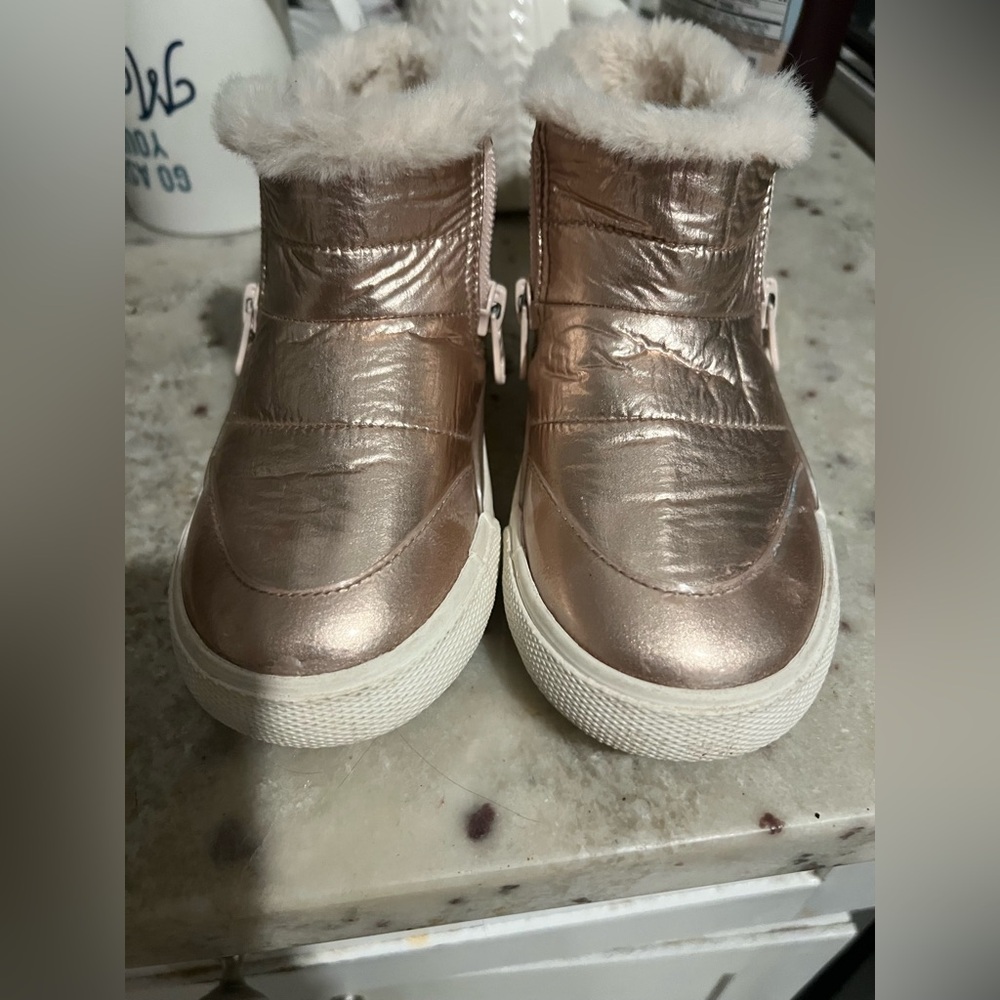 Cat &Jack Metallic Rose Gold Fur-Lined Boots girls 10